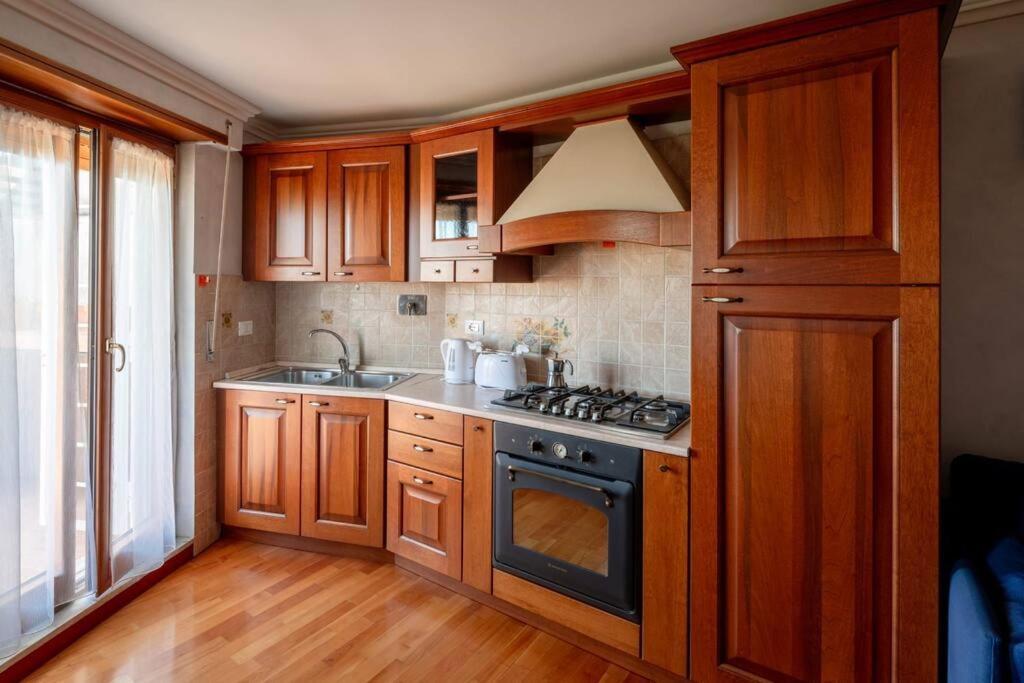 Apartamento Attico Per Quattro Persone Sulla Nomentana, Wi-Fi, Aria Condizionata Roma Exterior foto